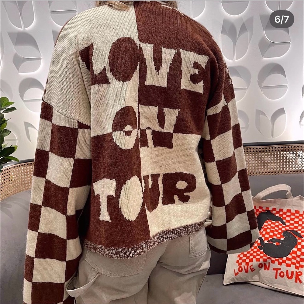Harry’s Hidden Angels Medium Brown Cream Checkered Cardigan Love On Tour Retro - Picture 2 of 12